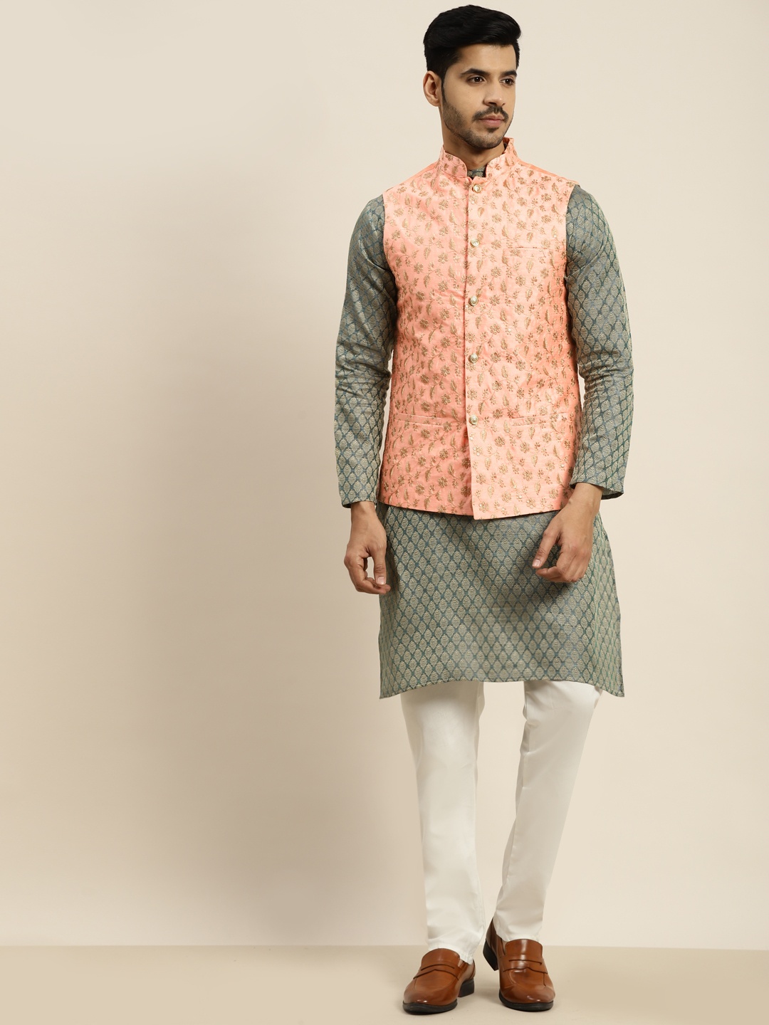 

SOJANYA Men Teal Green & Off-White Woven Design Kurta with Churidar & Nehru Jacket