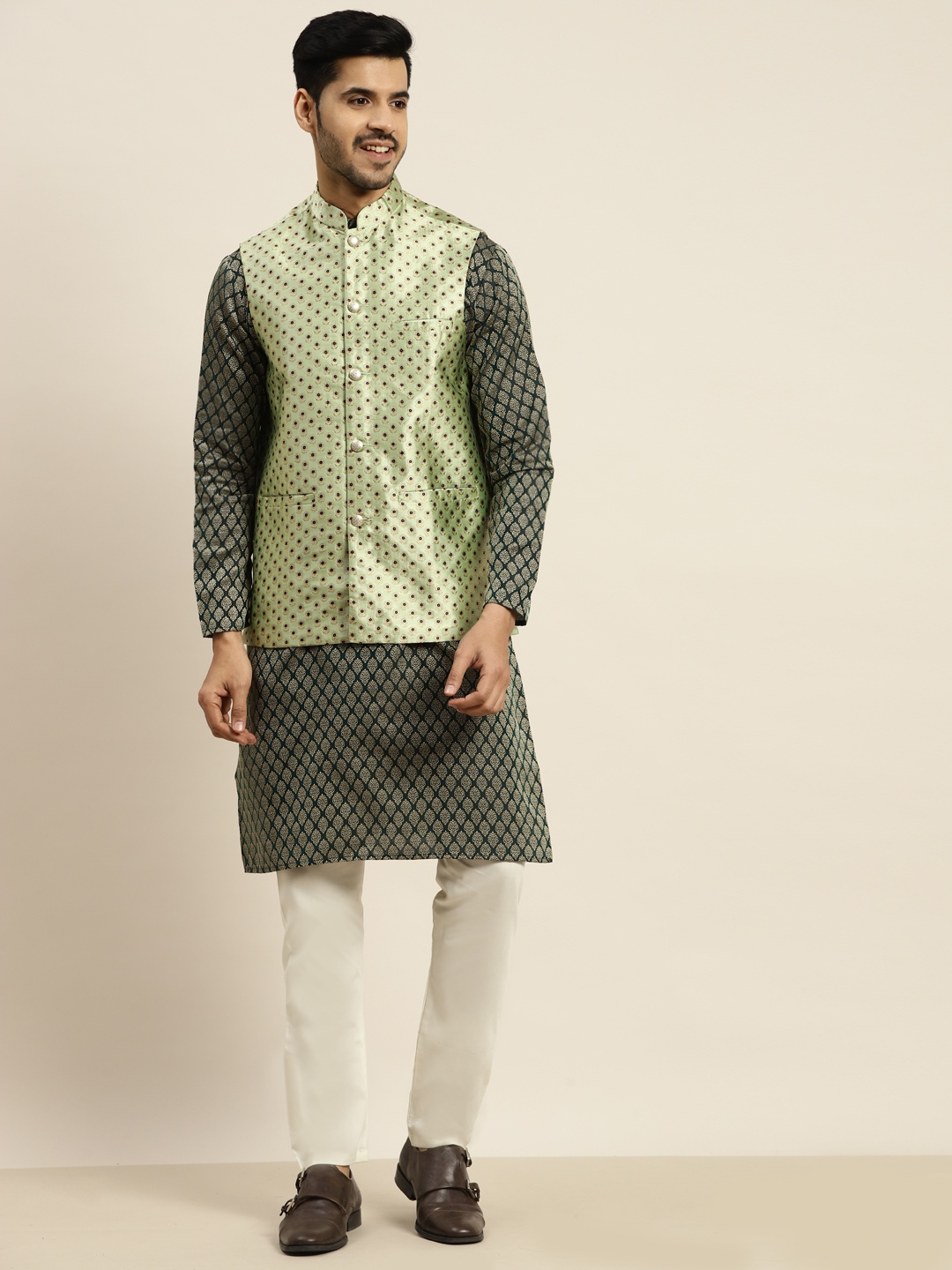 

SOJANYA Men Green Ethnic Motifs Kurta with Pyjamas with Nehru Jacket