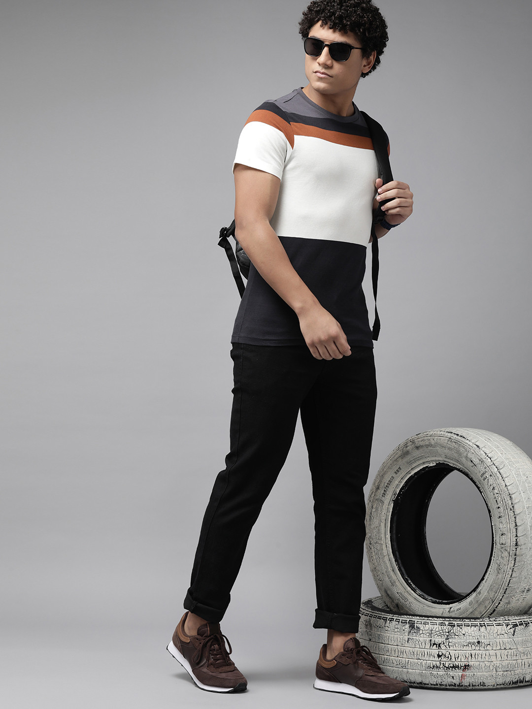 

The Roadster Lifestyle Co. Men Off White & Maroon Pure Cotton Colourblocked T-shirt
