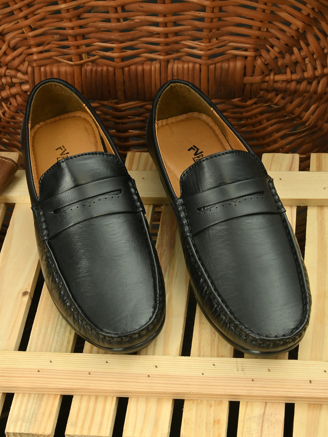 

Fashion Victim Men Black Loafers