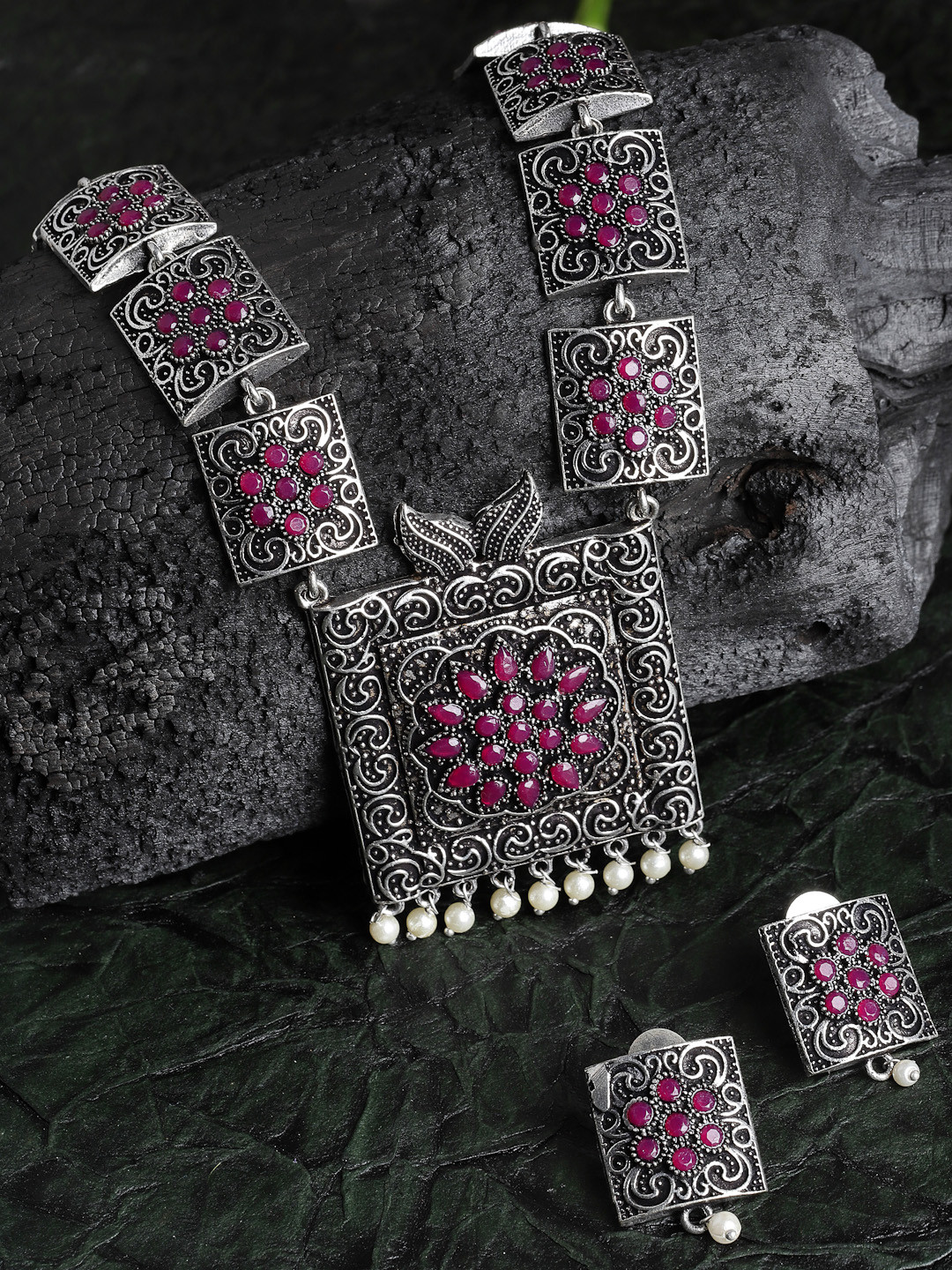 

PANASH Silver-Toned Pink Stone-Studded Oxidized Jewellery Set