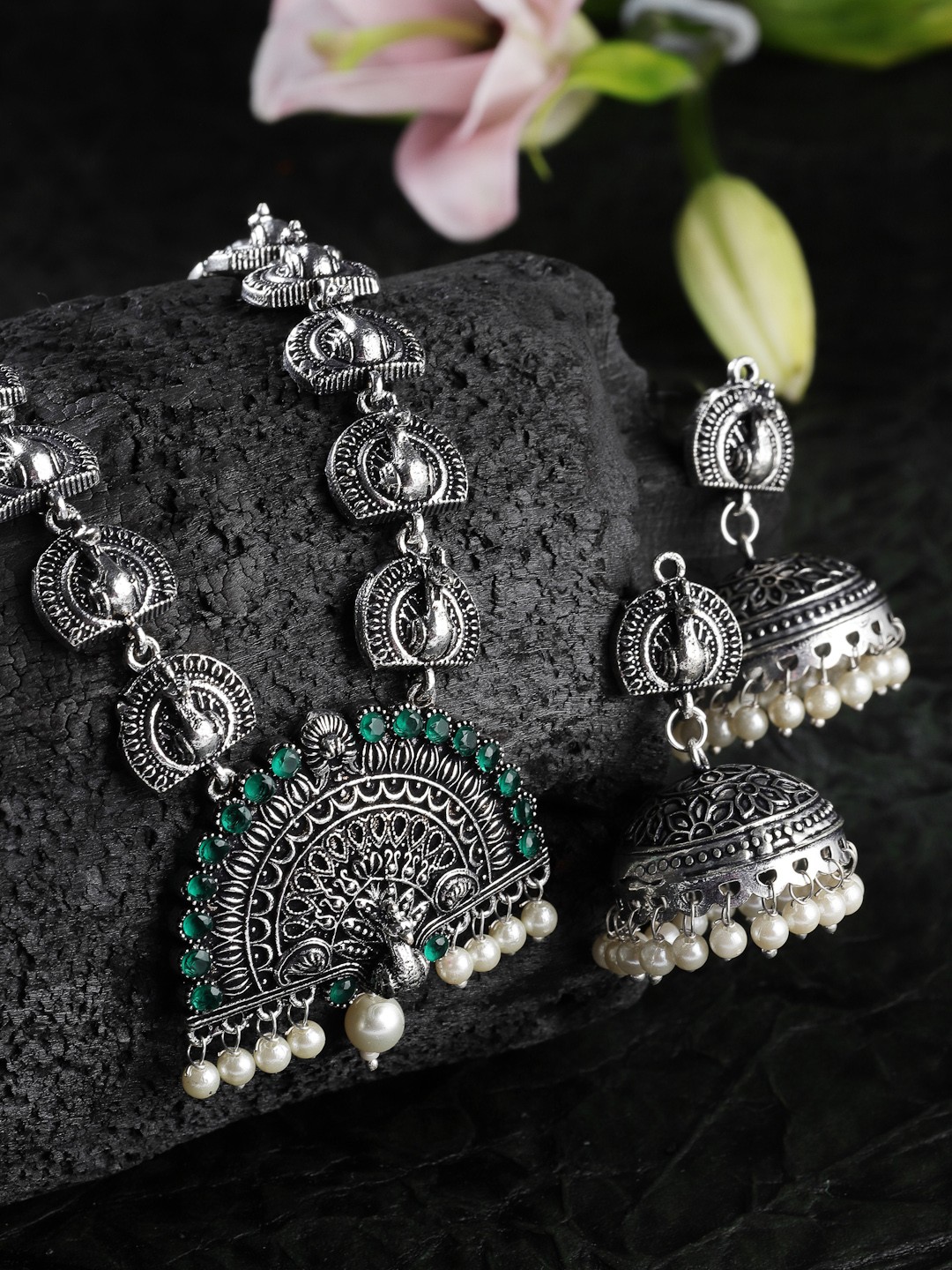

PANASH Silver-Toned Green Stone-Studded Peacock Shaped Oxidized Jewellery Set