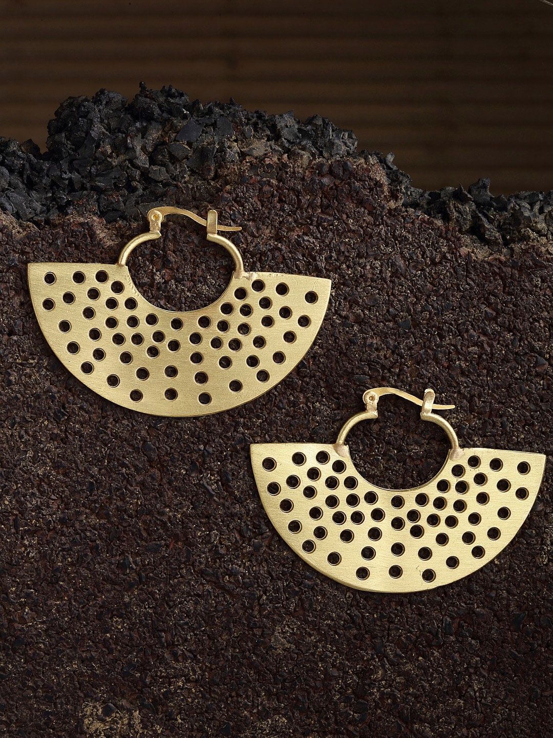 

VOGUE PANASH Gold-Plated Quirky Hoop Earrings