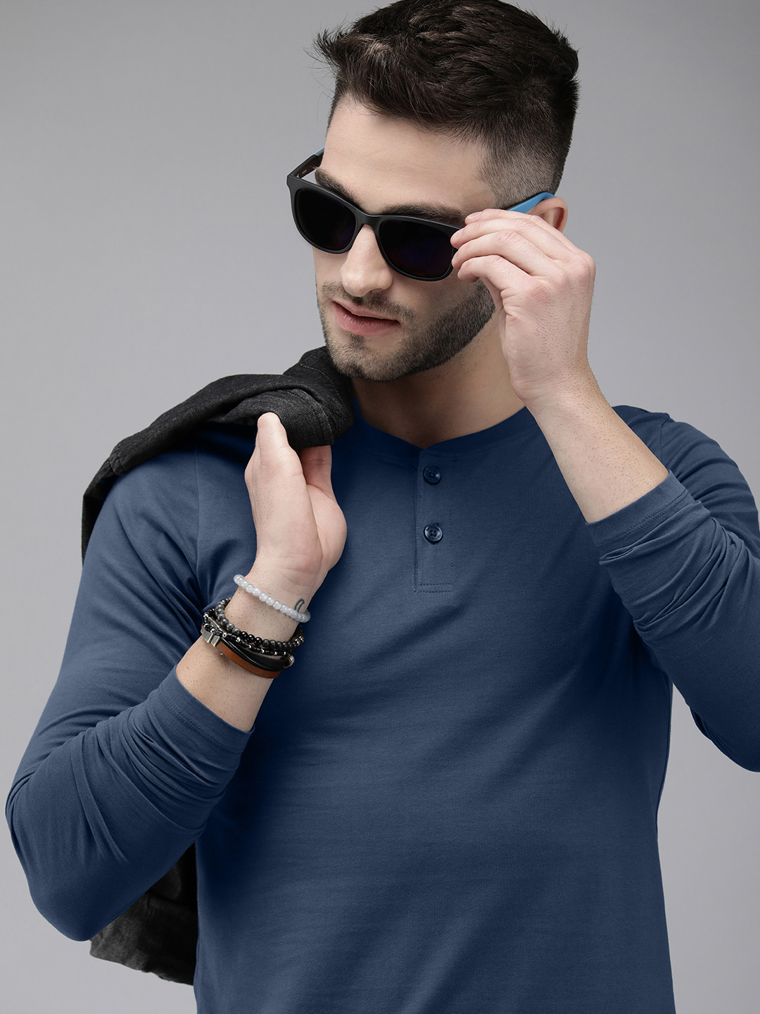 

The Roadster Lifestyle Co Men Teal Blue Slim Fit T-shirt