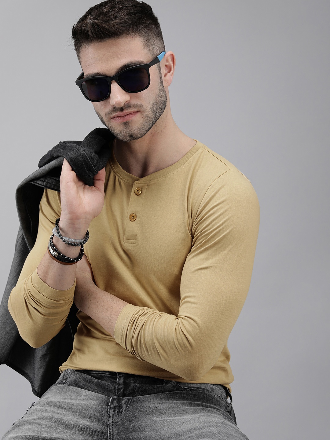 

The Roadster Lifestyle Co Men Beige Shaped Fit Henley Neck T-shirt