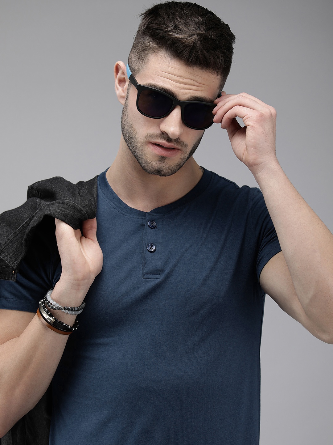 

The Roadster Lifestyle Co Men Navy Blue Shaped Fit Henley Neck T-shirt