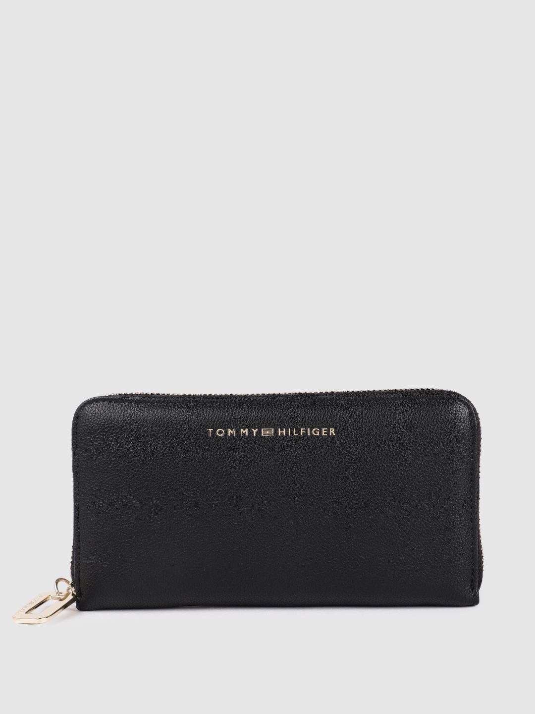 

Tommy Hilfiger Women Black Zip Around Wallet