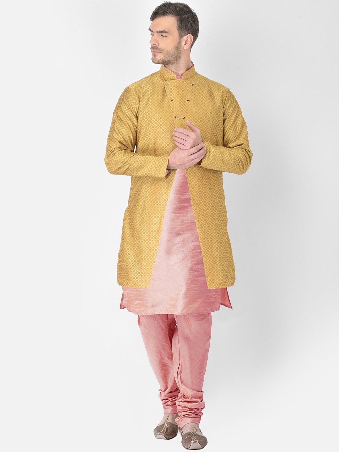 

SG RAJASAHAB Men Peach-Coloured & Mustard Yellow Raw Silk Kurta with Pyjamas & Jacket