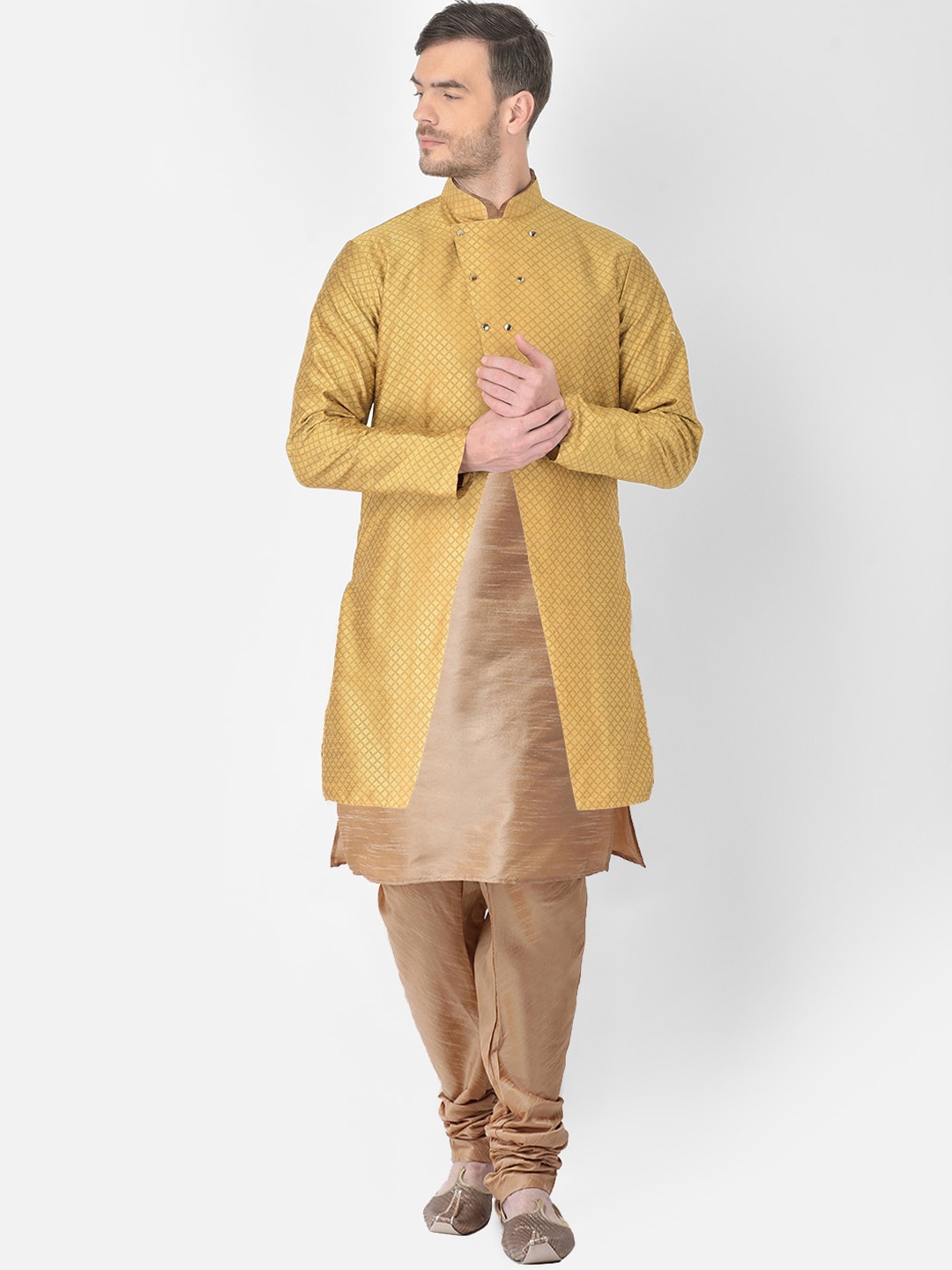 

SG RAJASAHAB Men Gold-Toned Raw Silk Kurta with Pyjamas & Jacket