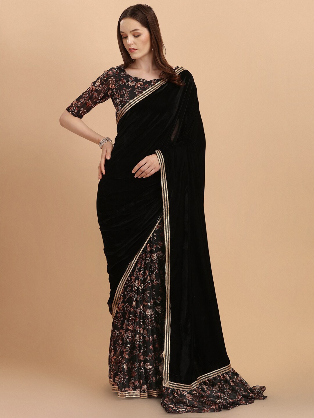 

Sangria Black Floral Gotta Patti Velvet Saree