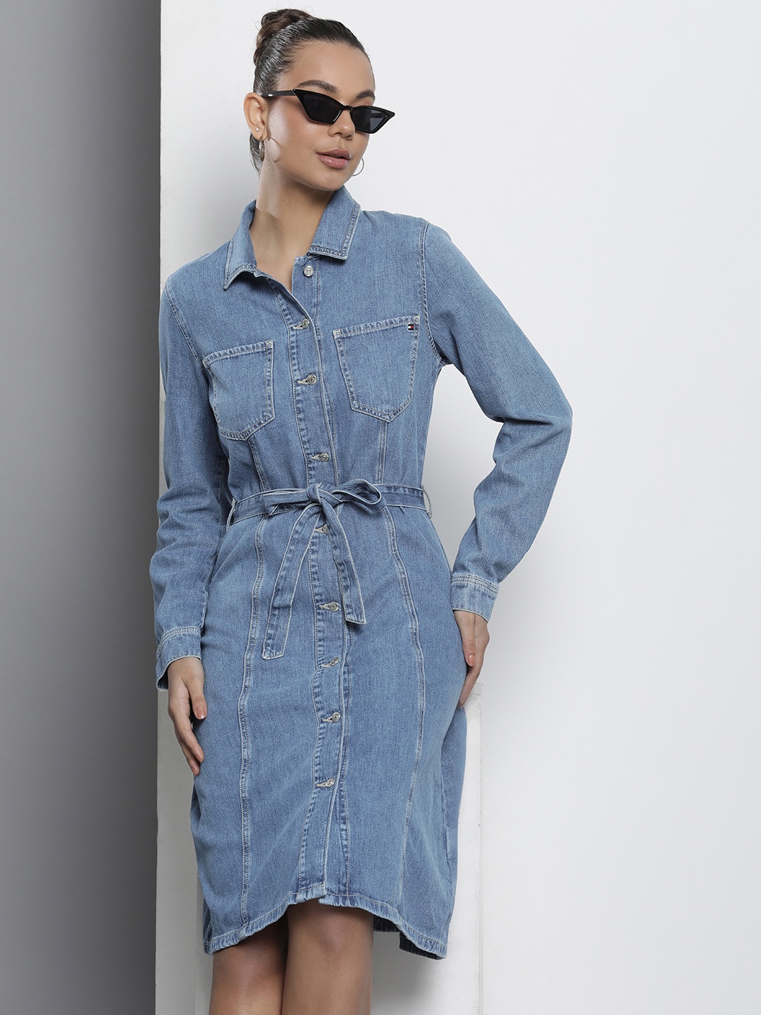 

Tommy Hilfiger Solid Denim A-Line Midi Dress Comes With A Belt, Blue