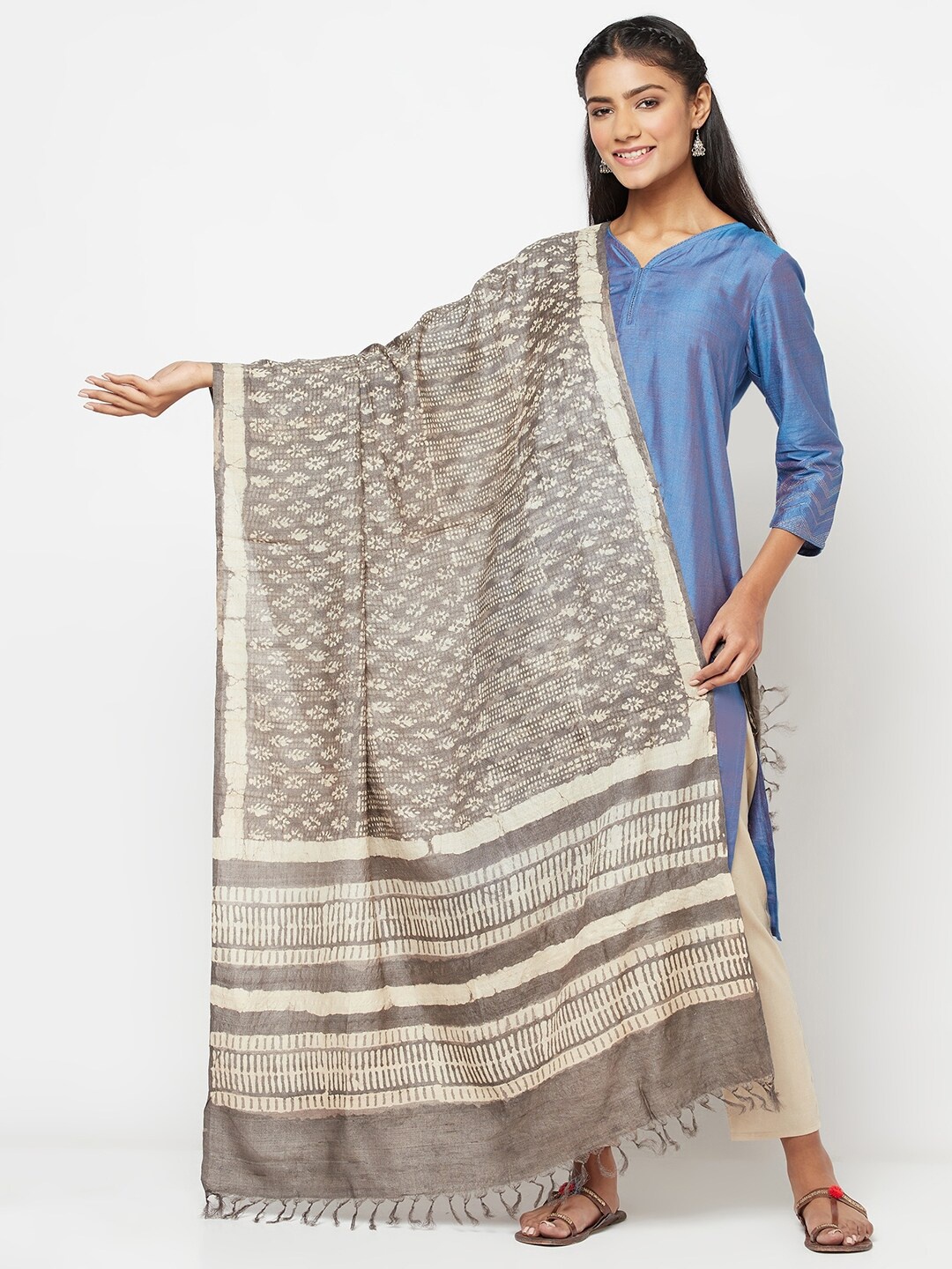 

Fabindia Women Beige & Gold-Toned Ethnic Motifs Printed Pure Silk Dupatta