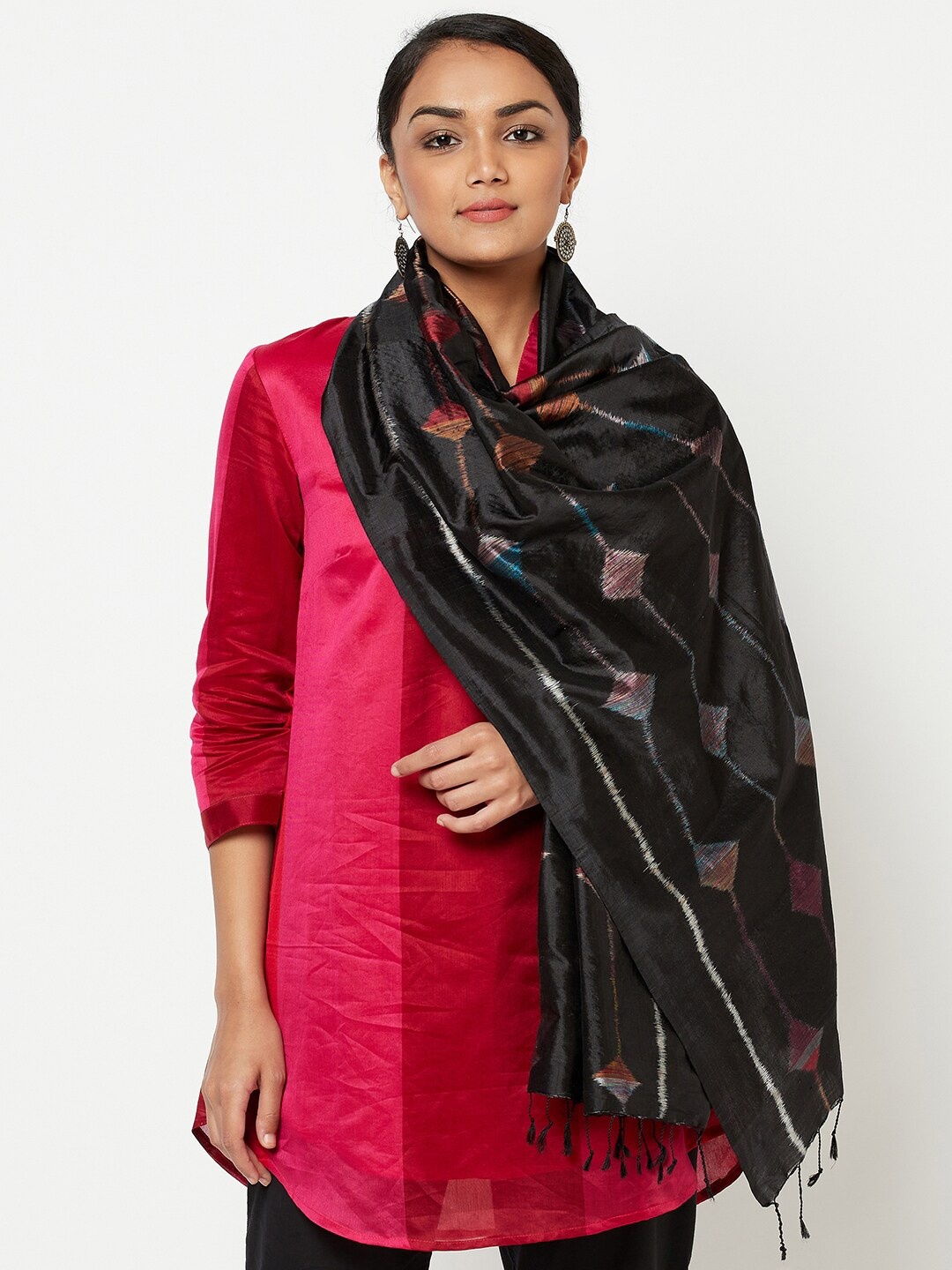 

Fabindia Women Black & Pink Silk Printed Stole