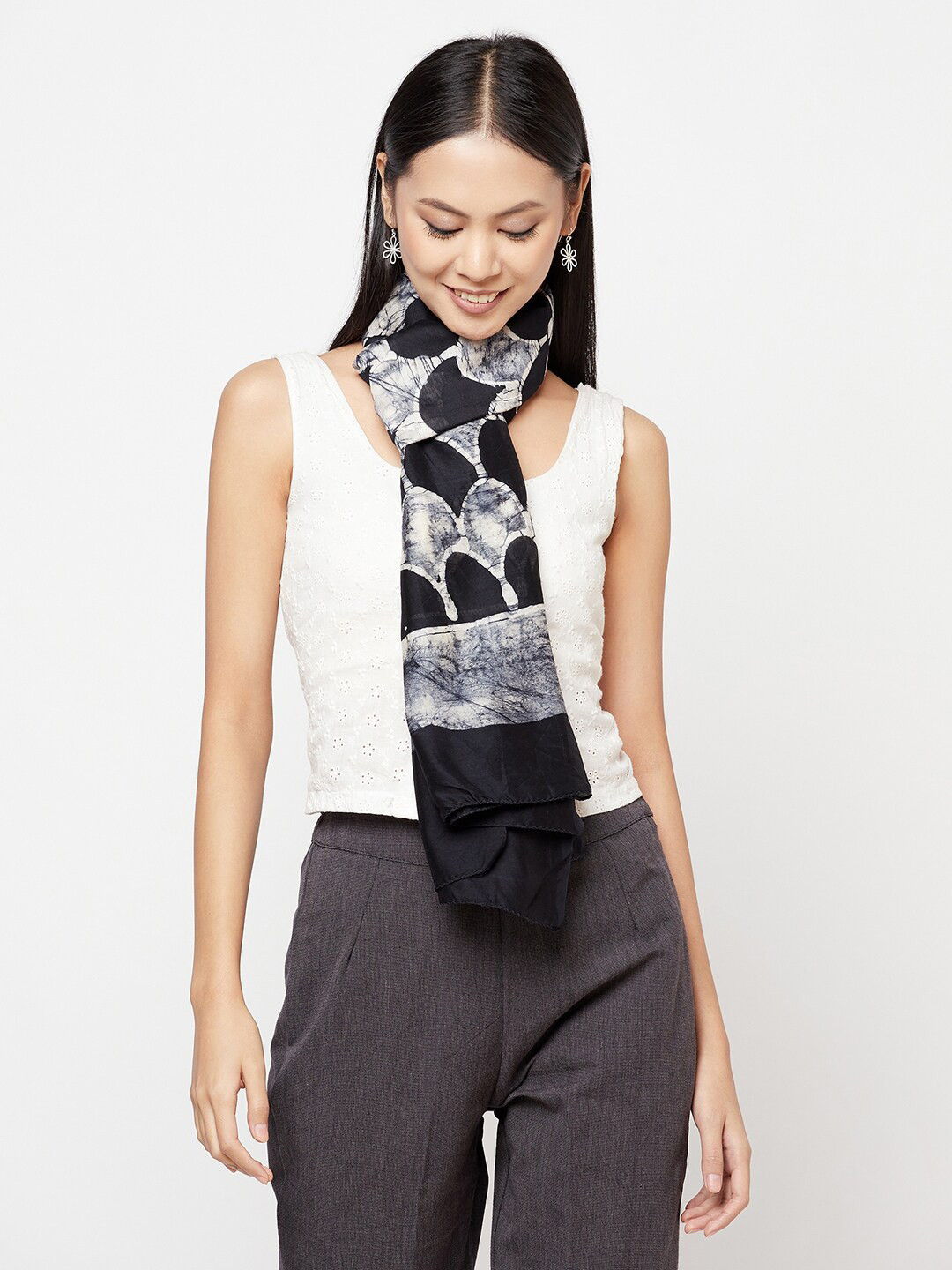 

Fabindia Women Black & White Printed Stole