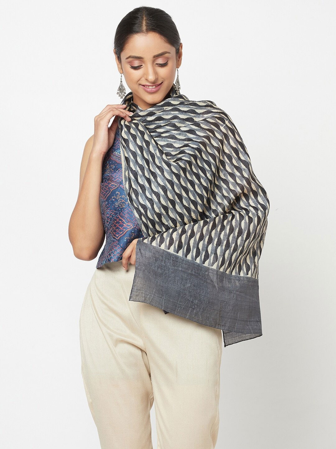 

Fabindia Women Grey & White Printed Stole