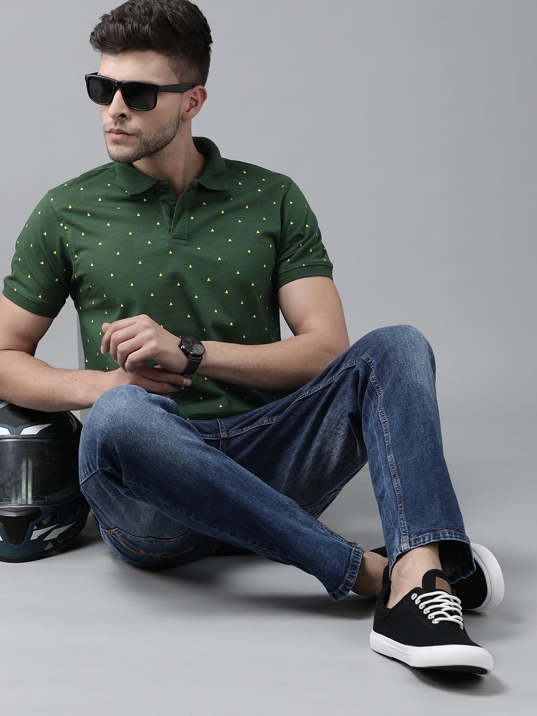 

Roadster Men Green & Yellow Printed Polo Collar Pure Cotton T-shirt