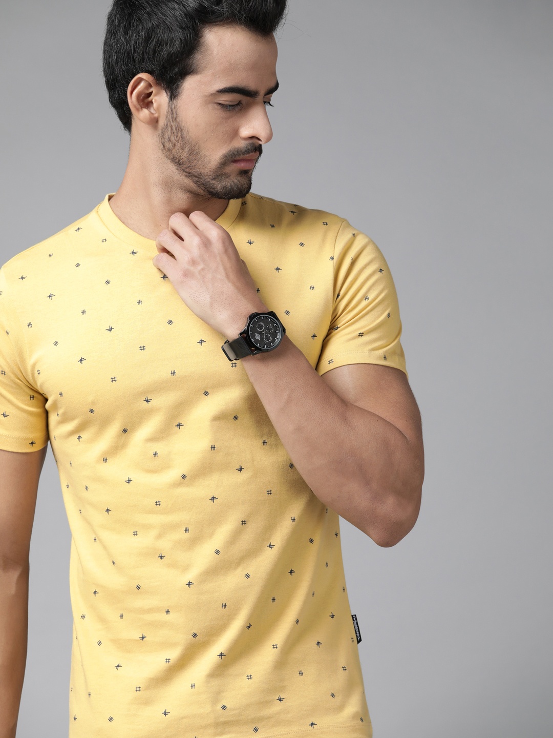 

Roadster Men Yellow Printed Pure Cotton T-shirt