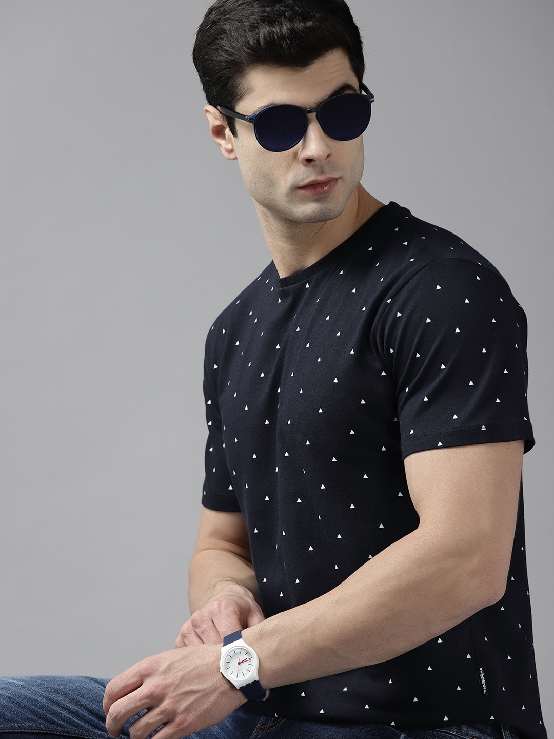 

Roadster Men Black & White Printed Pure Cotton T-shirt
