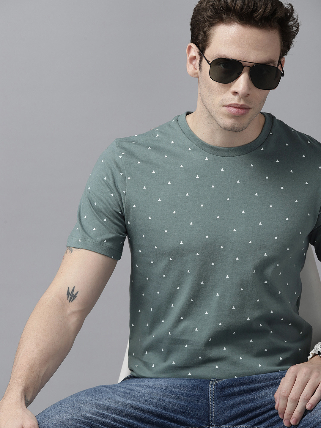 

Roadster Men Teal & White Geometric Printed Pure Cotton T-shirt