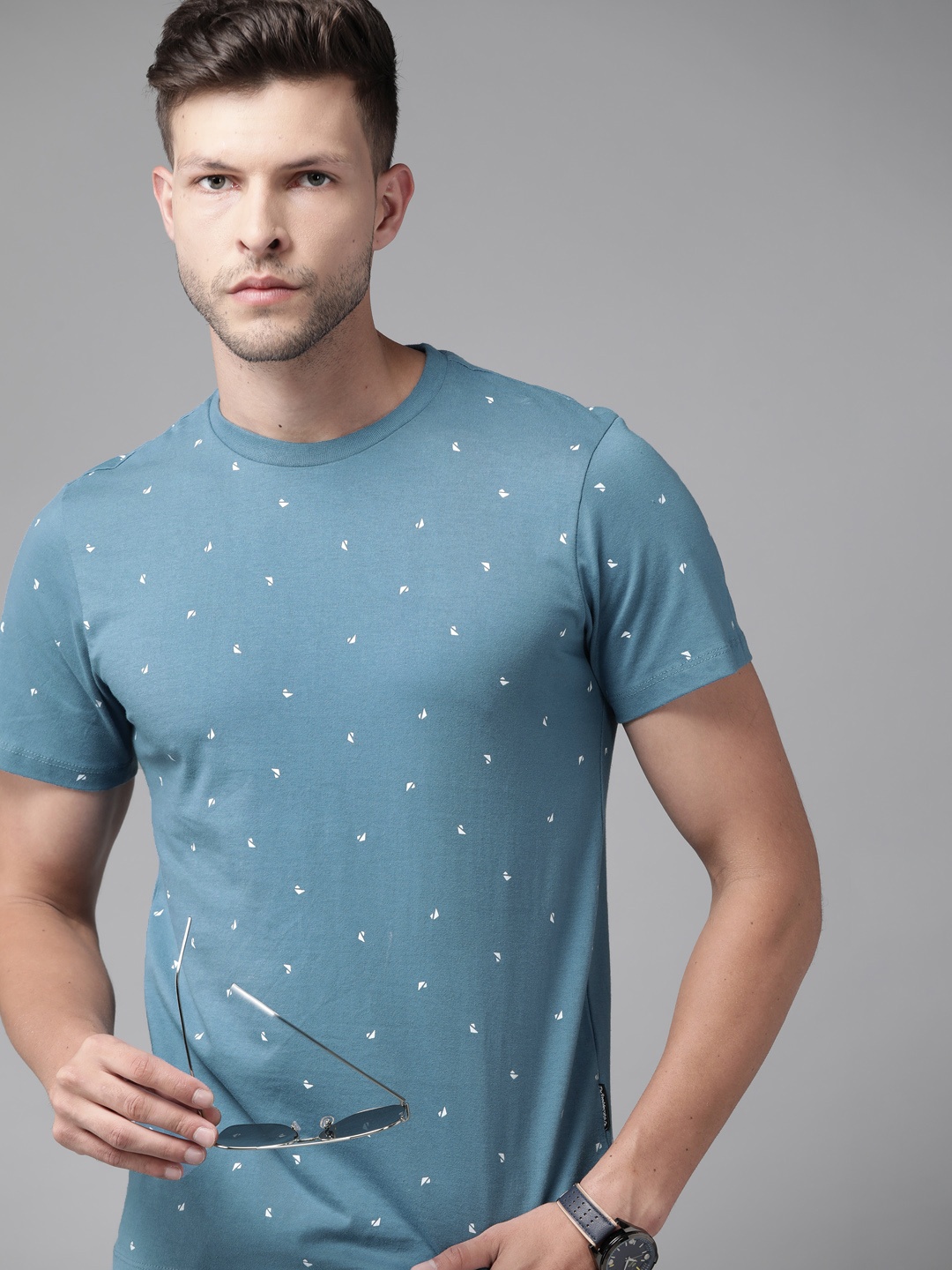 

Roadster Men Blue & White Printed Pure Cotton T-shirt