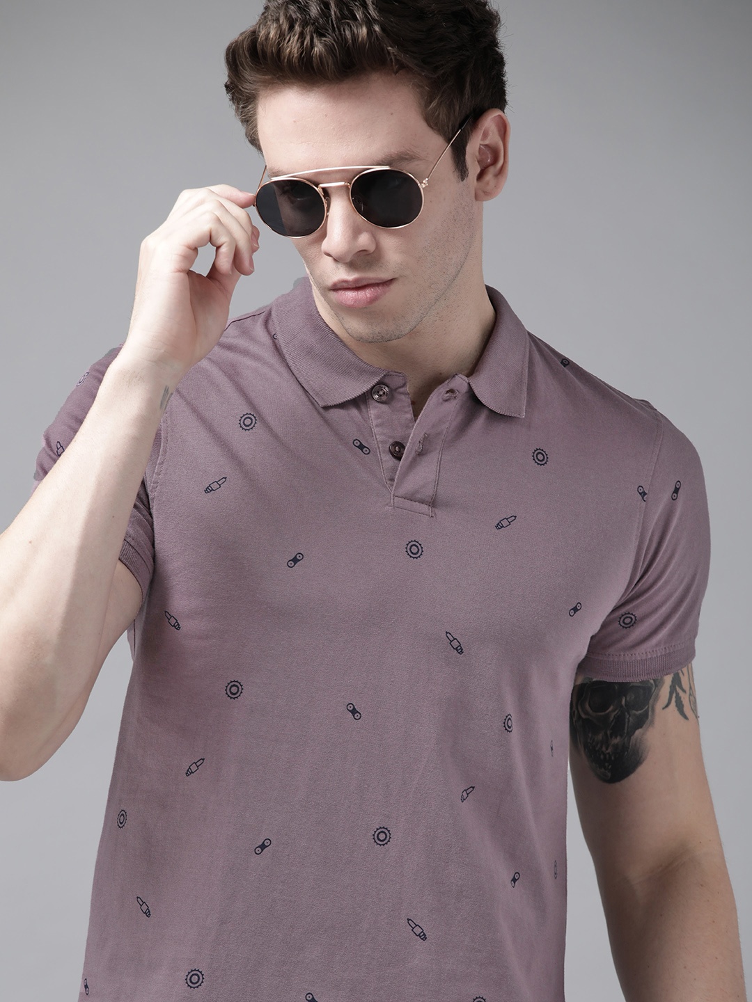 

Roadster Men Mauve & Black Printed Polo Collar T-shirt