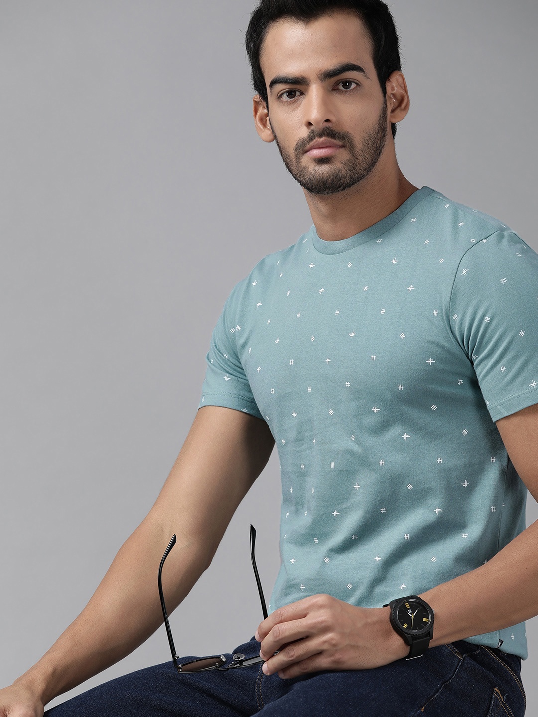 

Roadster Men Blue & White Printed Pure Cotton T-shirt