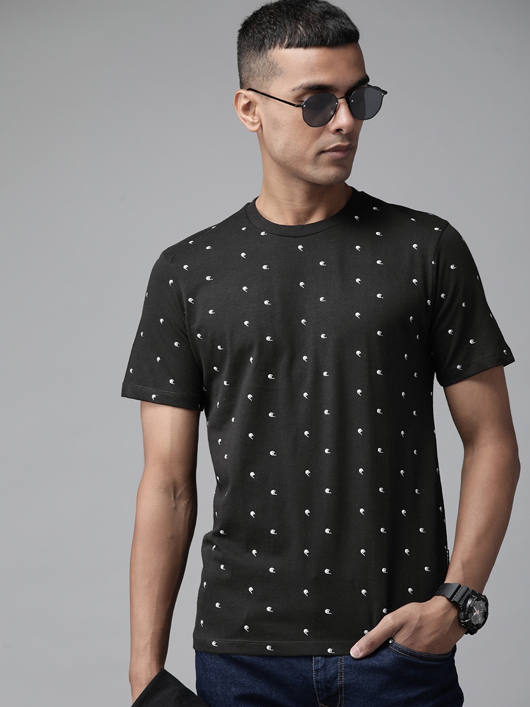 

Roadster Men Black & White pure Cotton Printed T-shirt