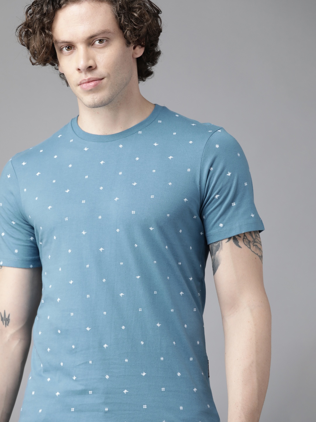 

Roadster Men Blue & White Printed Pure Cotton T-shirt