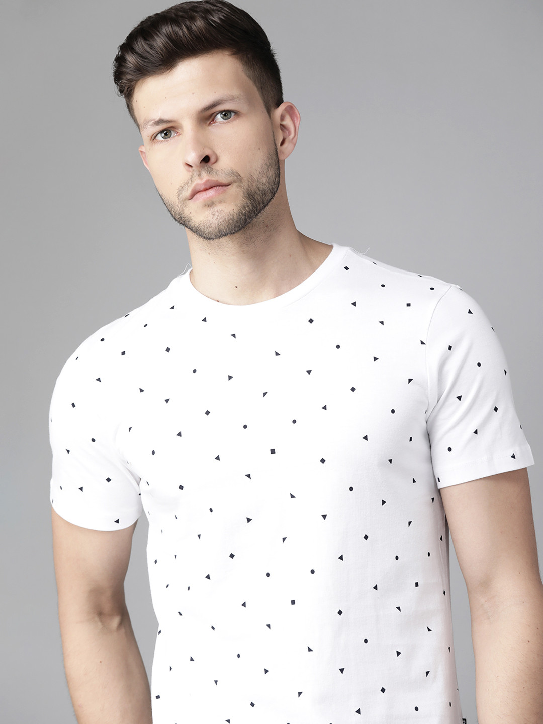 

Roadster Men White & Black Pure Cotton Printed T-shirt