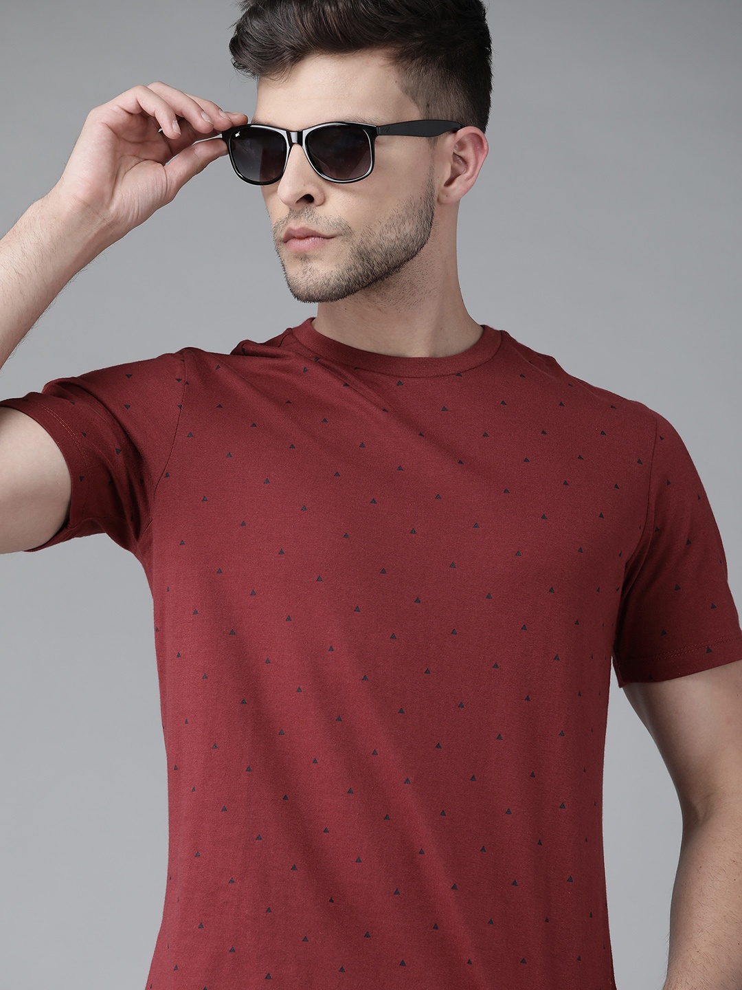 

Roadster Men Maroon & Black Printed Pure Cotton T-shirt