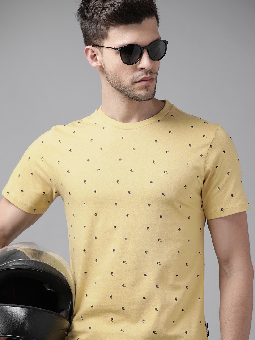 

Roadster Men Yellow Printed Pure Cotton T-shirt