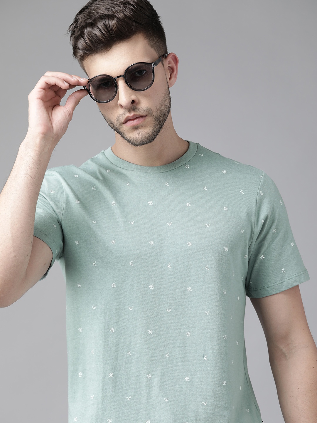 

Roadster Men Green & White Conversational Printed Pure Cotton T-shirt