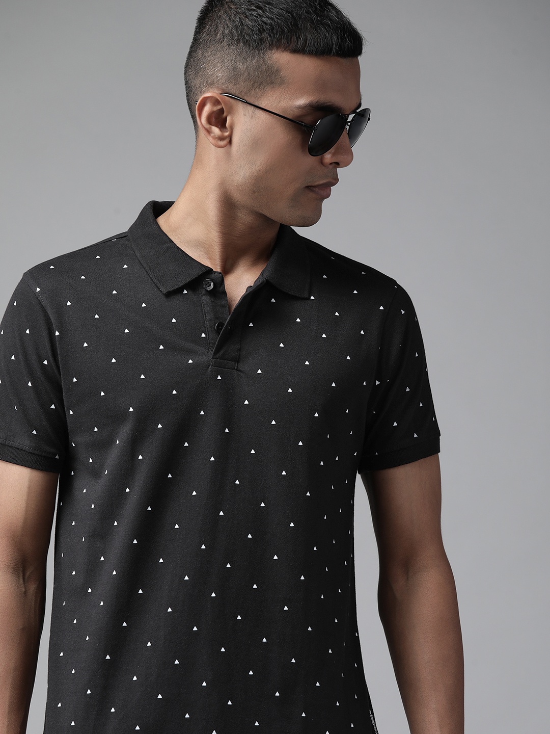 

Roadster Men Black & White Geometric Print Polo Collar Pure Cotton T-shirt