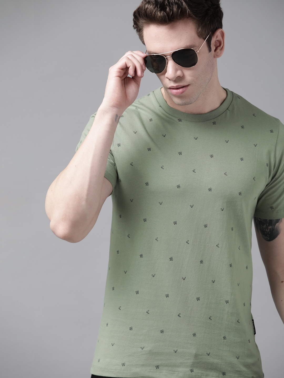 

Roadster Men Sage Green Printed Pure Cotton T-shirt