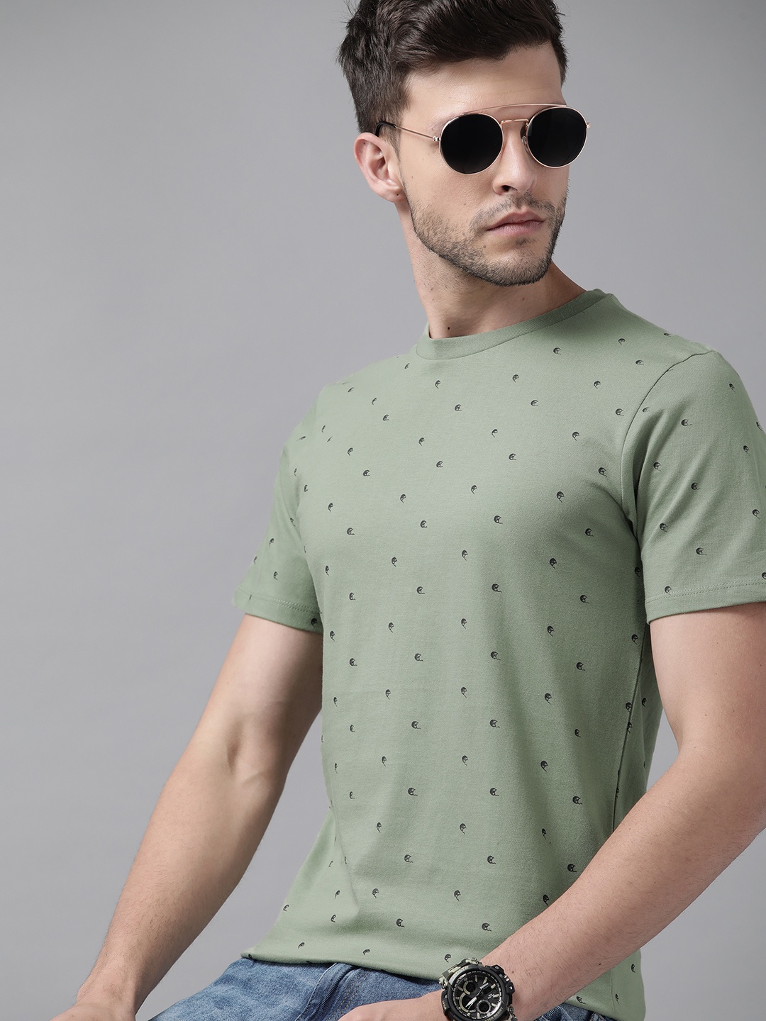 

Roadster Men Sage Green Printed Pure Cotton T-shirt