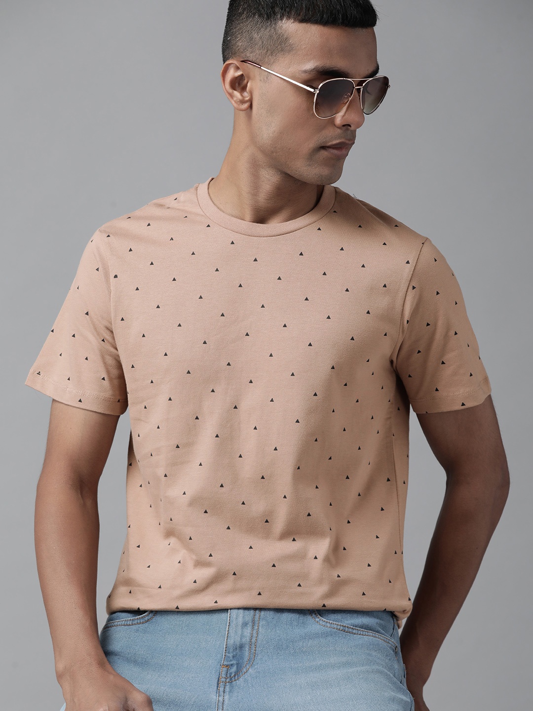 

Roadster Men Dusty Pink Geometric Print Pure Cotton T-shirt, Rose