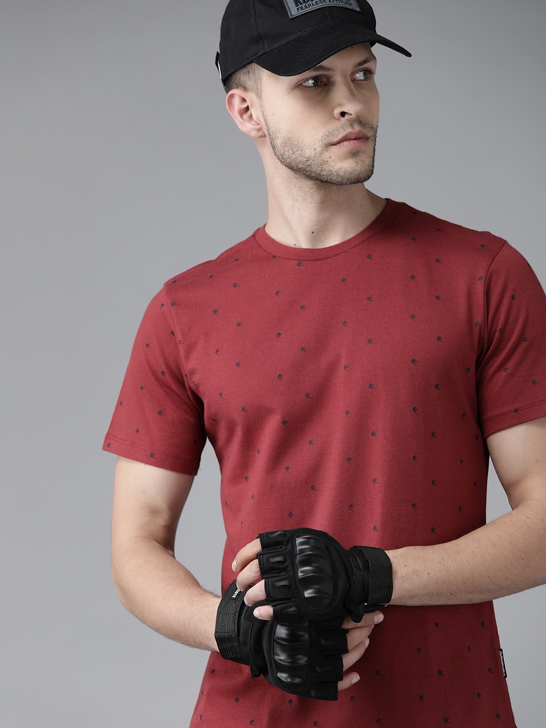 

Roadster Men Maroon & Black Printed Pure Cotton T-shirt