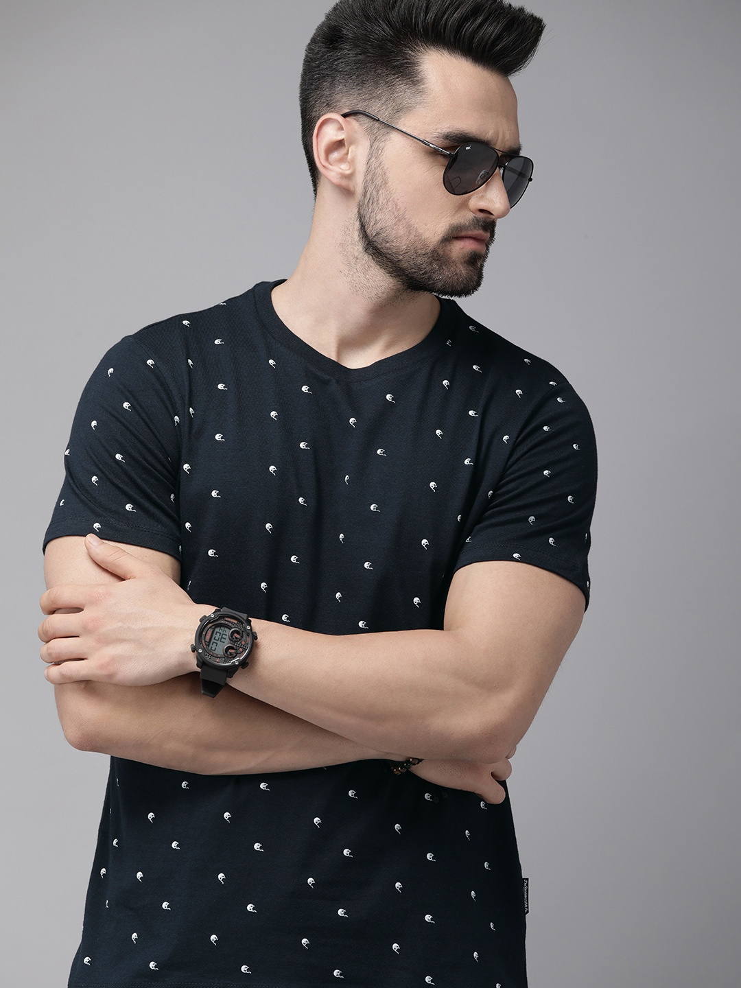 

Roadster Men Black Graphic Printed Pure Cotton T-shirt