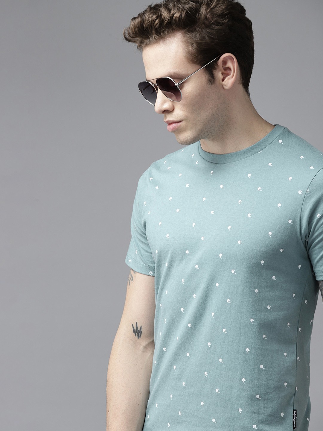 

Roadster Men Green & White Printed Pure Cotton T-shirt