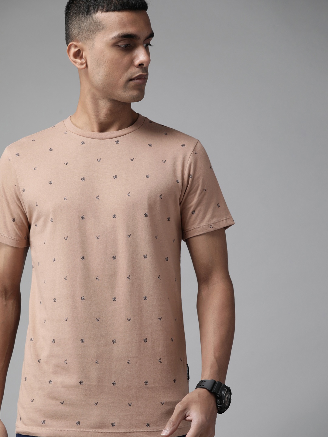 

Roadster Men Beige Conversational Print Pure Cotton T-shirt