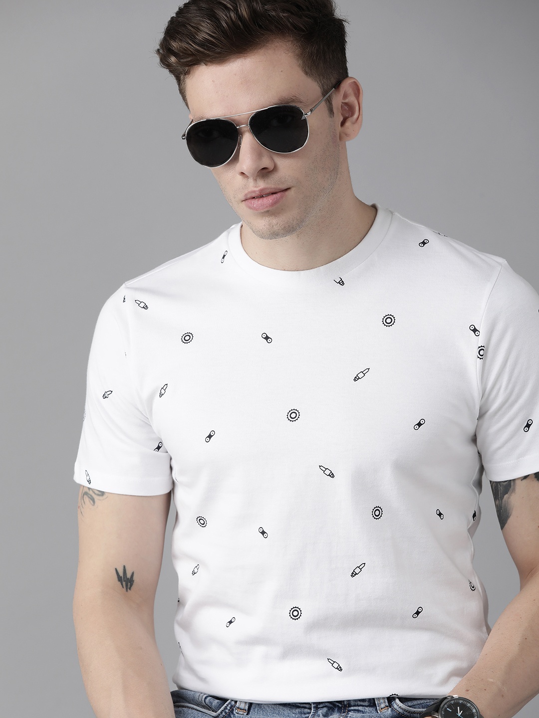 

Roadster Men White & Black Printed Pure Cotton T-shirt