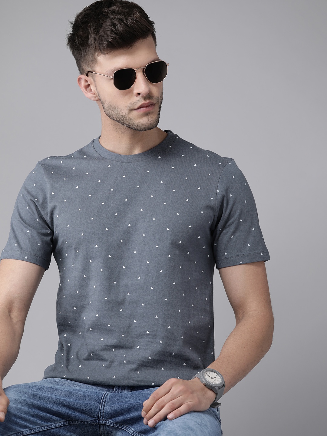 

Roadster Men Grey Pure Cotton Printed T-shirt