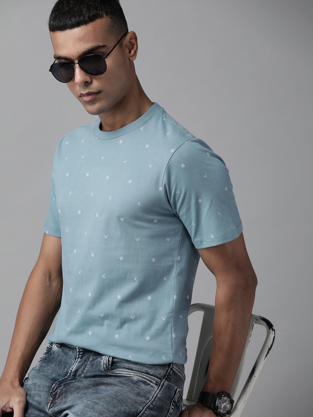 

Roadster Men Blue & White Printed T-shirt