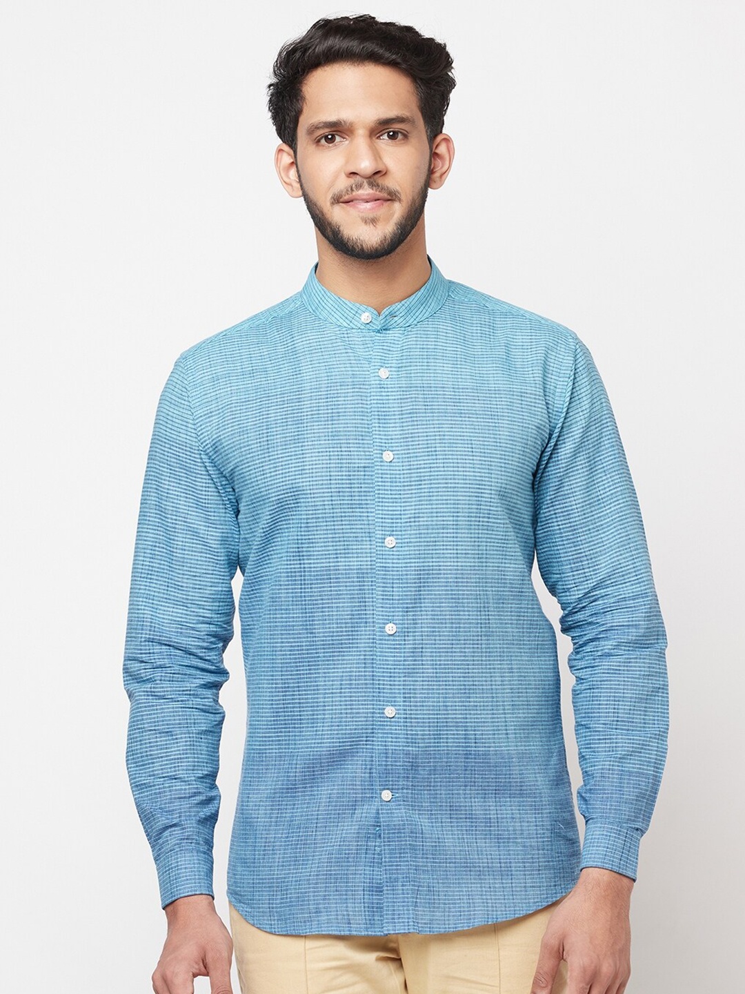 

Fabindia Men Blue & White Slim Fit Cotton Casual Shirt