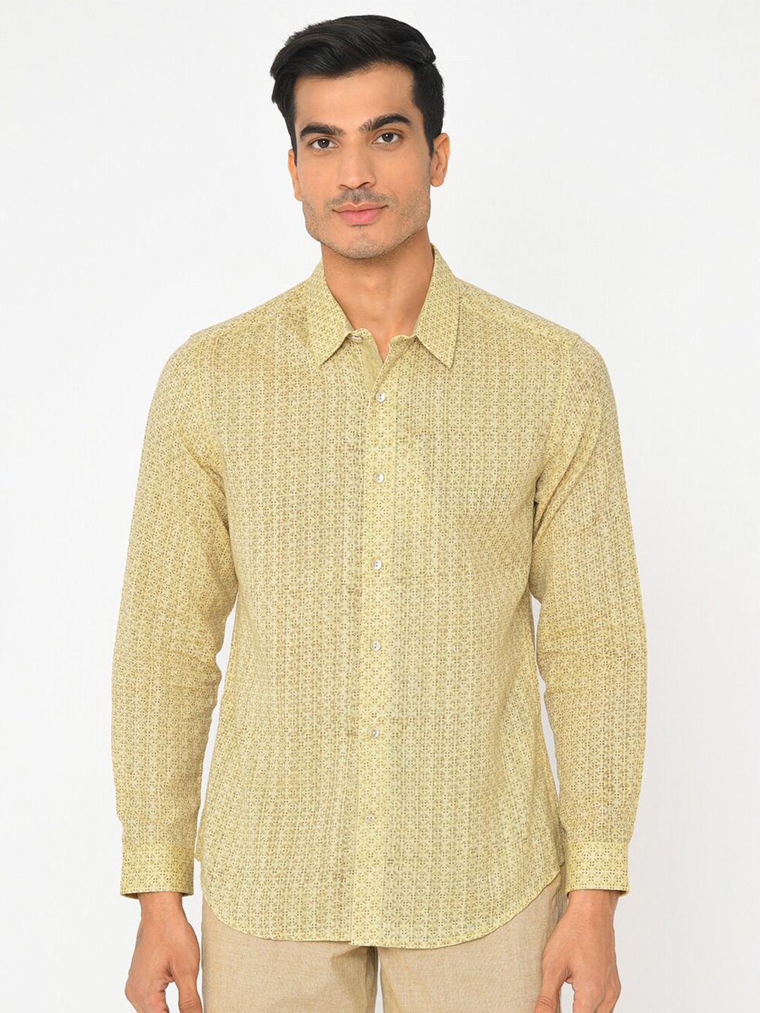 

Fabindia Men Yellow Slim Fit Printed Casual Shirt