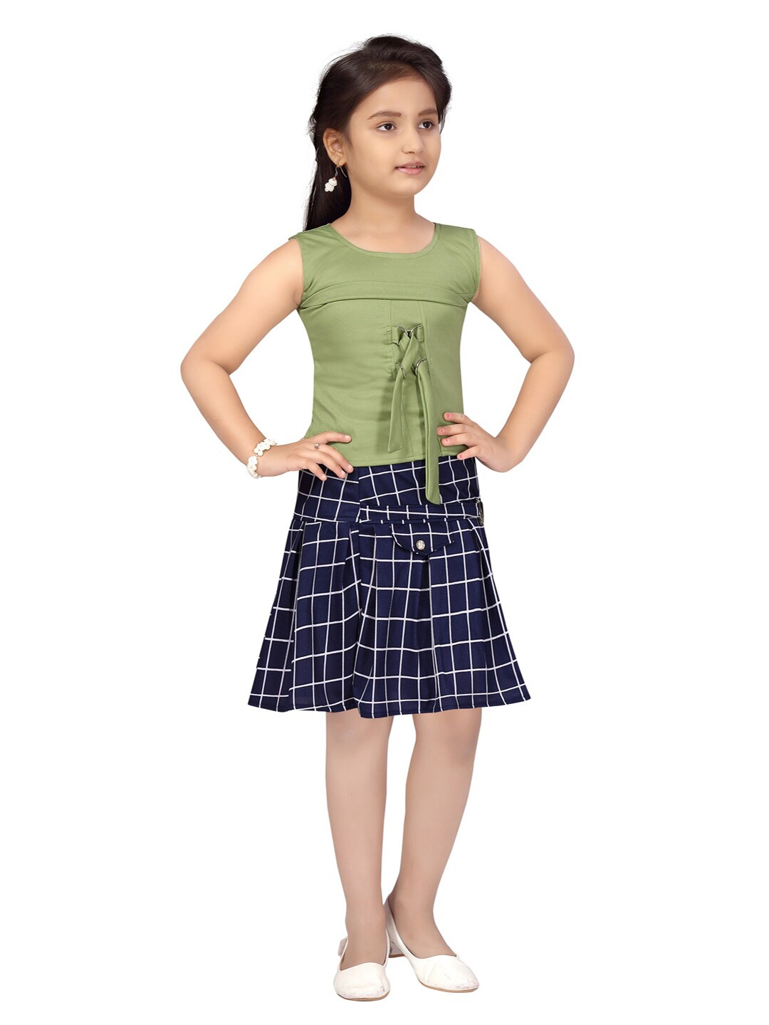 

Aarika Girls Green & Navy Blue Checked Skirt with Top Set