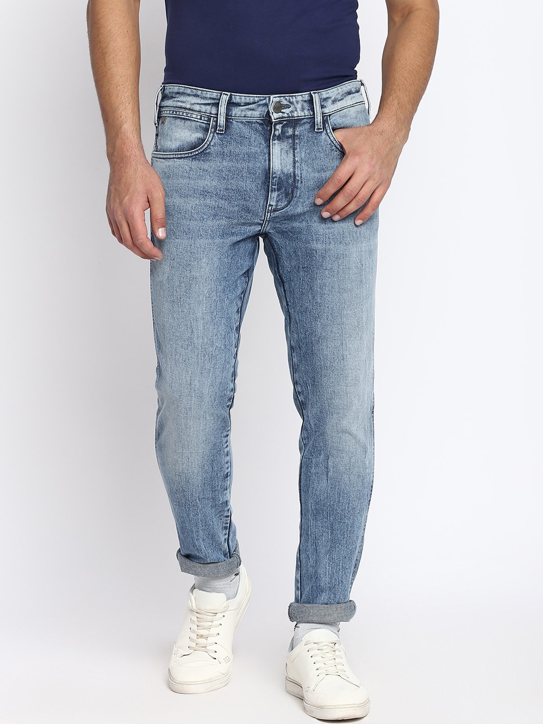 

Wrangler Men Blue Slim Fit Low Distress Heavy Fade Jeans