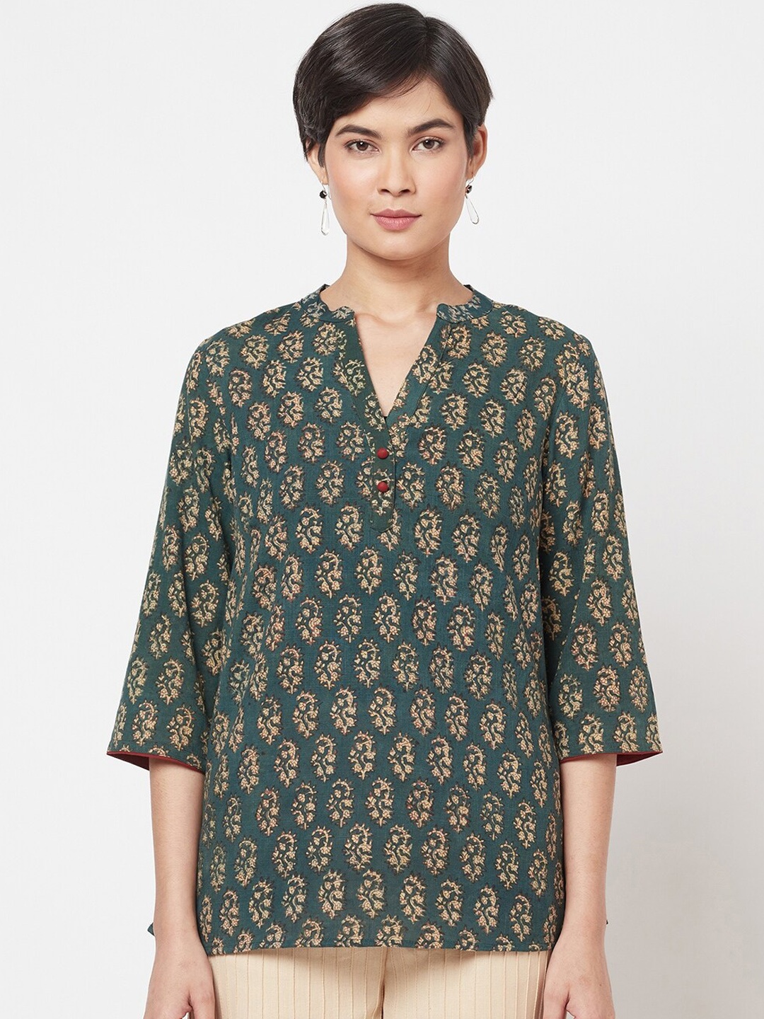 

Fabindia Green & Gold-Toned Dabu Print Top