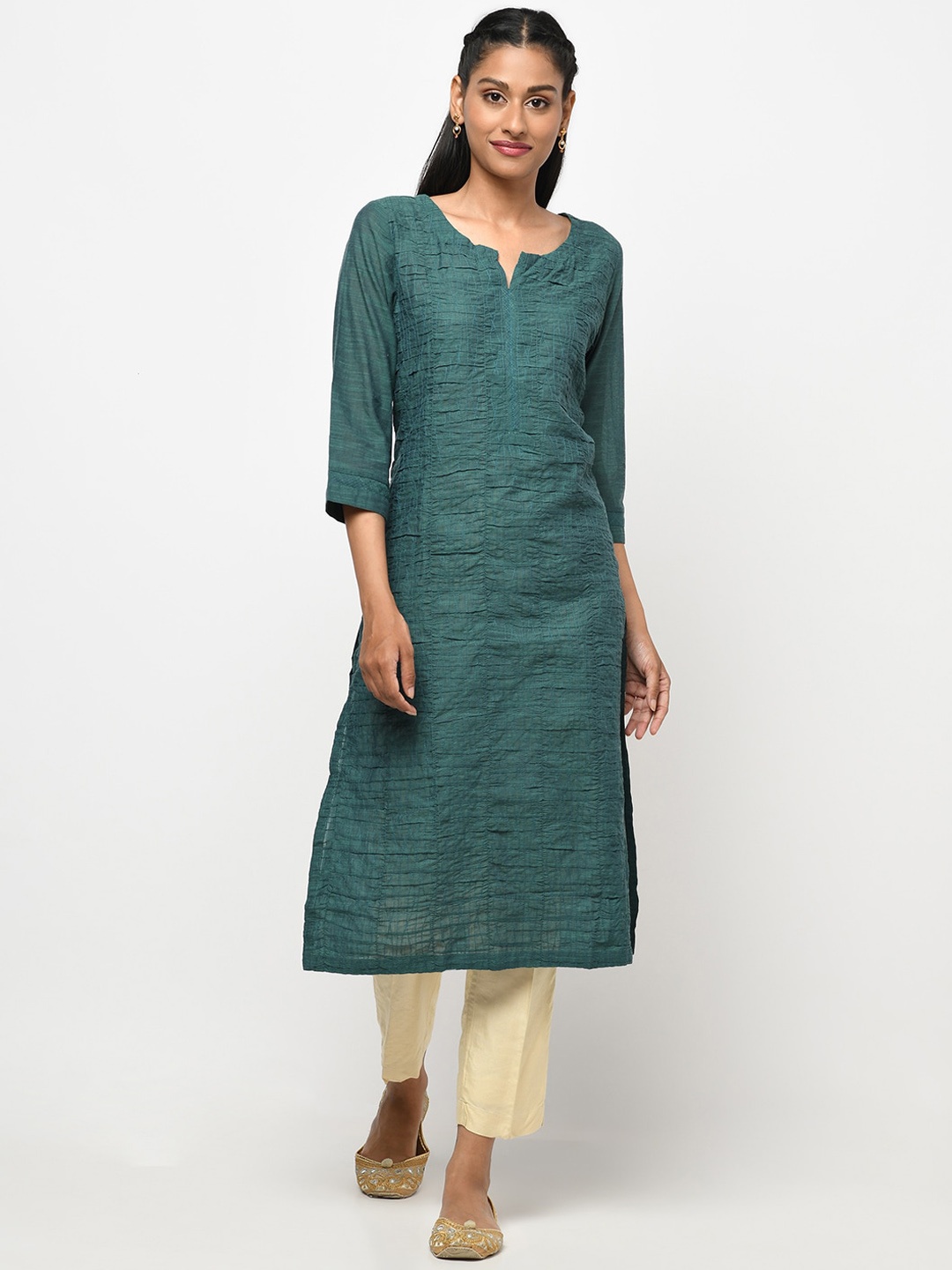 

Fabindia Women Green Solid Thread Work Cotton Kurta