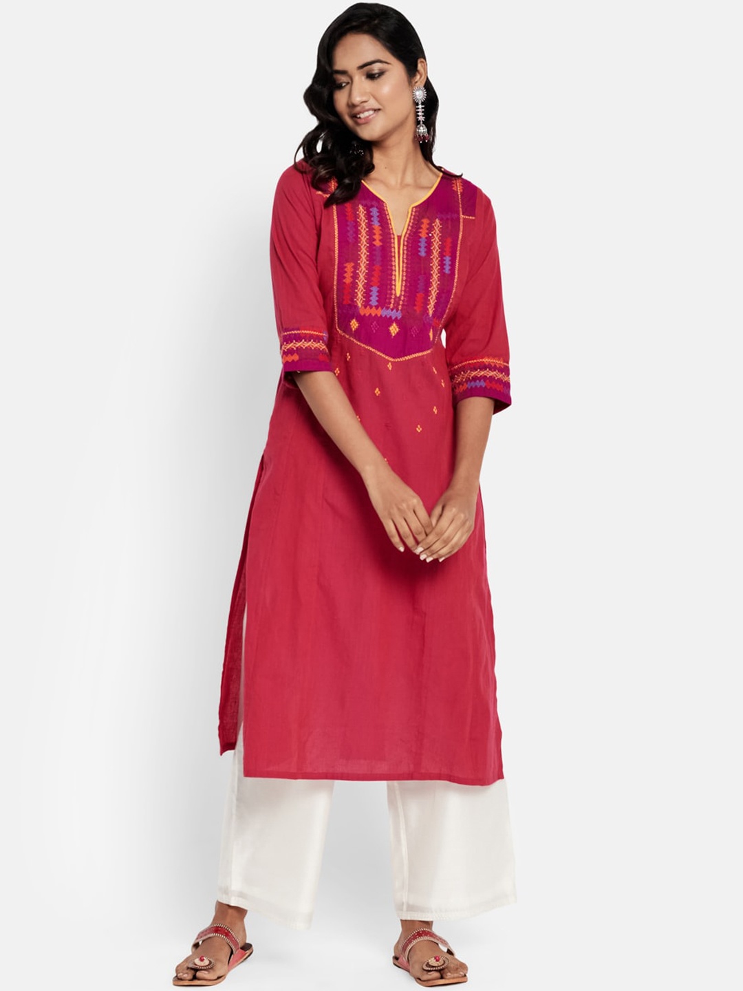 

Fabindia Women Pink Embroidered Thread Work Kurta